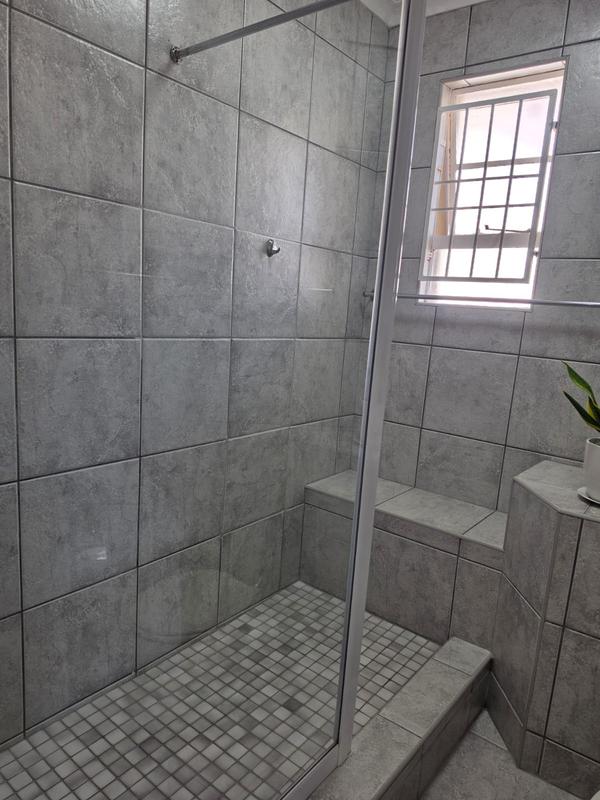 To Let 2 Bedroom Property for Rent in Zonnebloem Western Cape